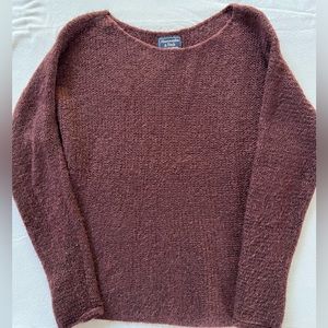 Abercrombie and Fitch women’s size small sweater in maroon